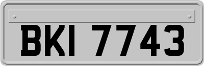 BKI7743