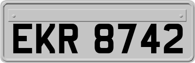 EKR8742