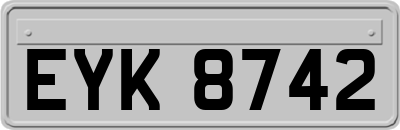 EYK8742