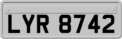 LYR8742