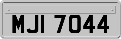 MJI7044