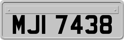 MJI7438