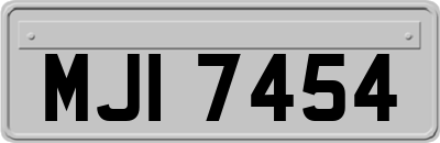 MJI7454