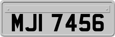 MJI7456