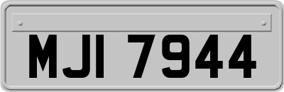 MJI7944