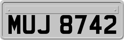 MUJ8742