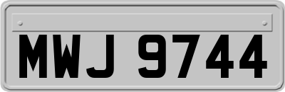 MWJ9744