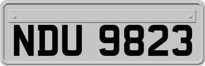 NDU9823