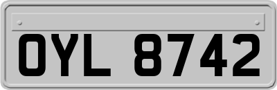 OYL8742