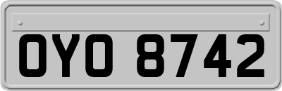 OYO8742